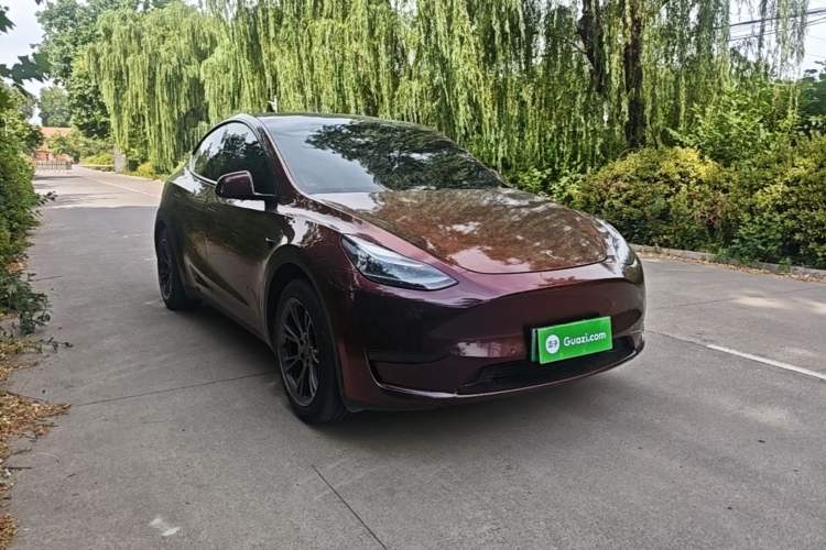 Used Tesla Model Y 2023 Rear-Wheel-Drive Version Front Right 45 Deg