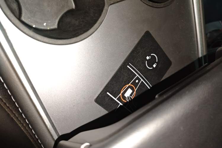 Used Tesla Model Y 2023 Rear-Wheel-Drive Version Interior 1