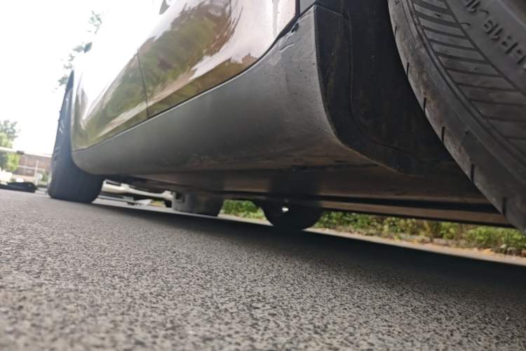 Used Tesla Model Y 2023 Rear-Wheel-Drive Version Left Side Sill