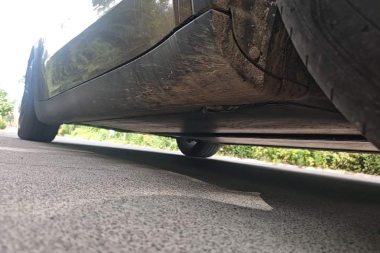 Used Tesla Model Y 2023 Rear-Wheel-Drive Version Right Side Sill