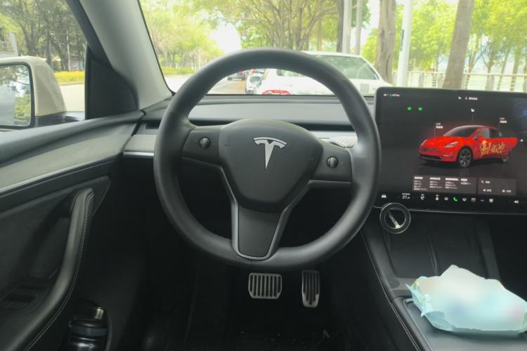 Used Tesla Model Y 2023 Rear-Wheel-Drive Version Steering Wheel