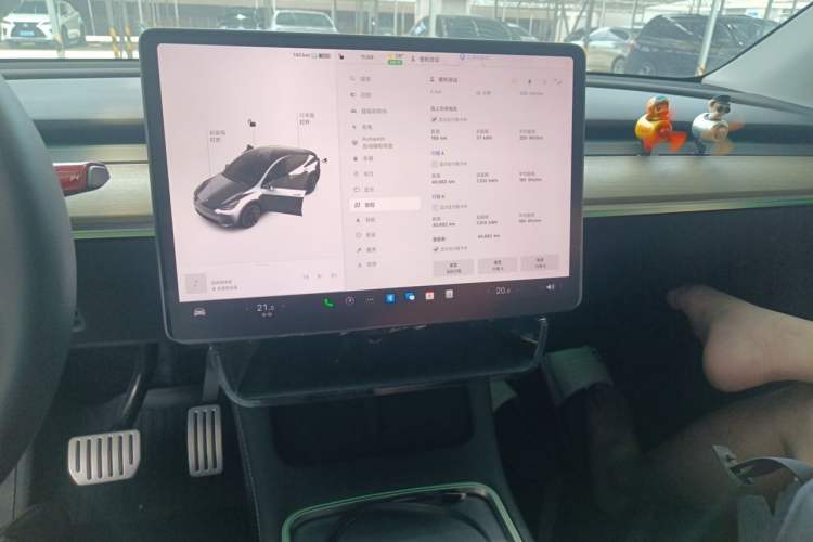 Used Tesla Model Y 2023 Long-Range All-Wheel-Drive Version Audio And AC Panel