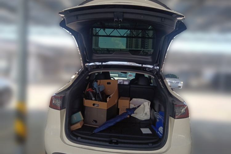 Used Tesla Model Y 2023 Long-Range All-Wheel-Drive Version Trunk
