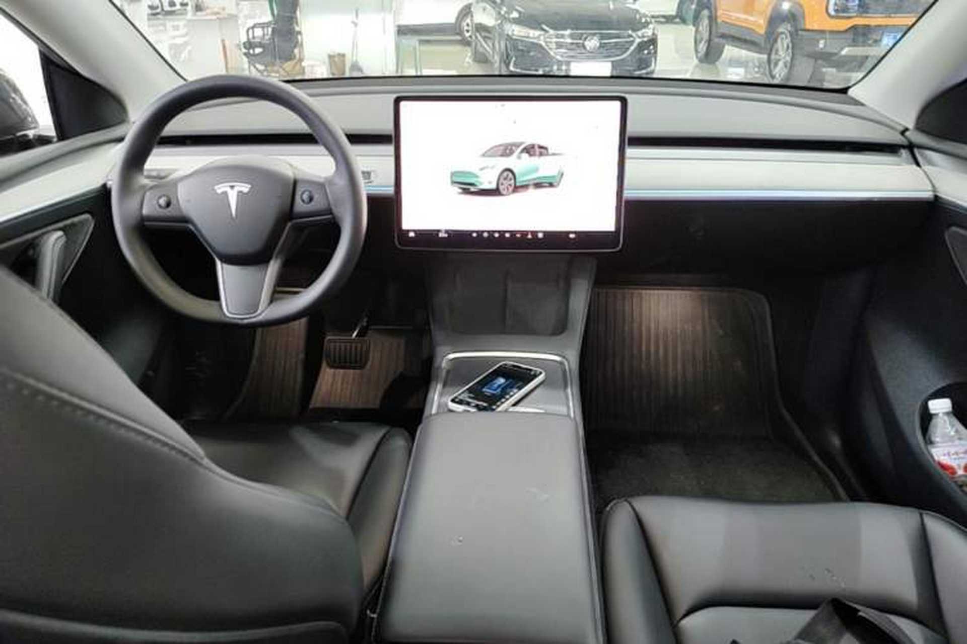 Used Tesla Model Y 2023 Rear-Wheel-Drive Version Center Console