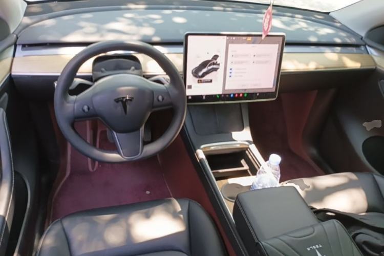 Used Tesla Model Y 2023 Rear-Wheel-Drive Version Center Console