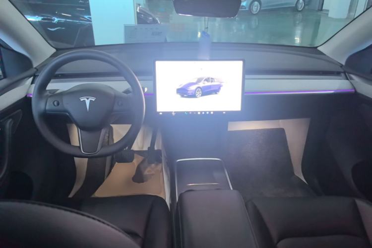 Used Tesla Model Y 2023 Rear-Wheel-Drive Version Center Console