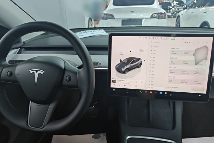 Used Tesla Model Y 2023 Long-Range All-Wheel-Drive Version Center Console