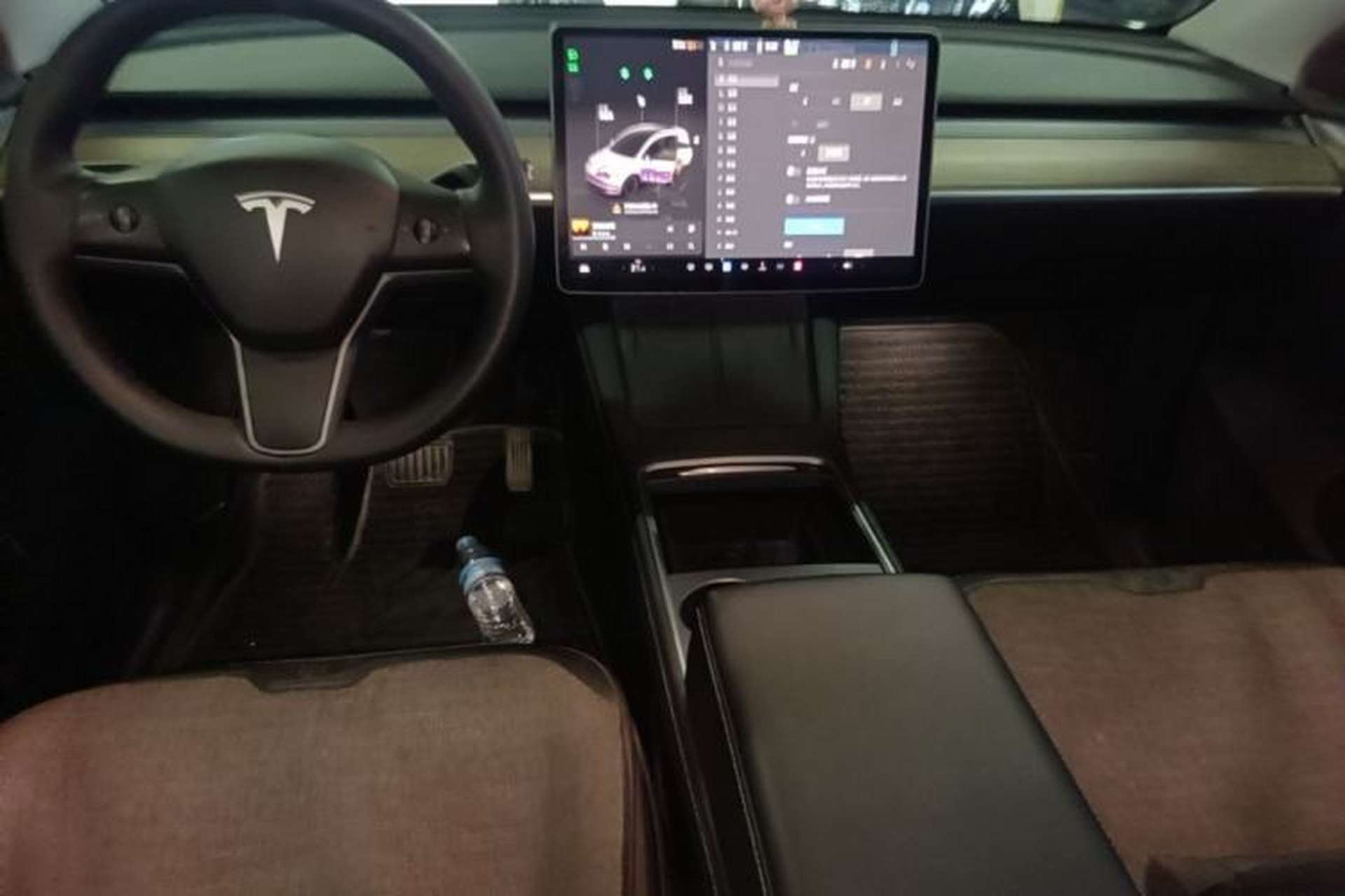 Used Tesla Model Y 2023 Rear-Wheel-Drive Version Center Console