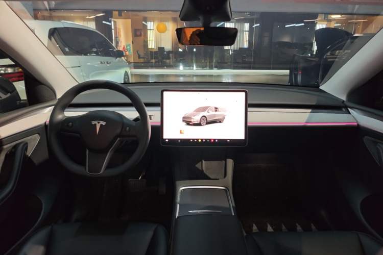 Used Tesla Model Y 2023 Rear-Wheel-Drive Version Center Console
