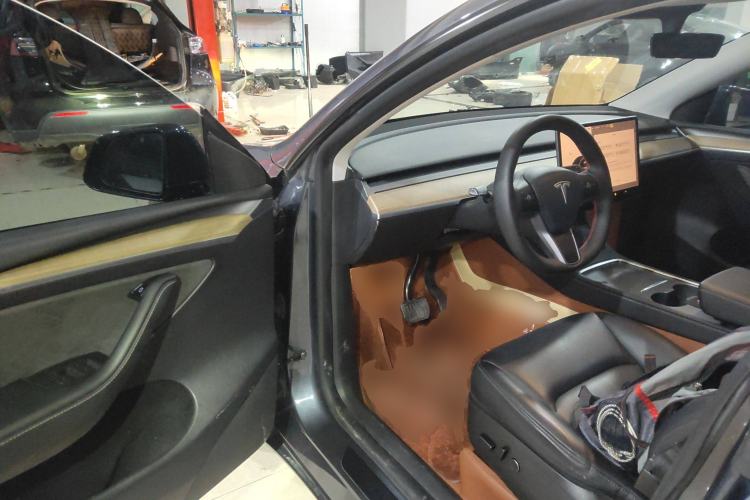 Used Tesla Model Y 2023 Long-Range All-Wheel-Drive Version Driver Seat