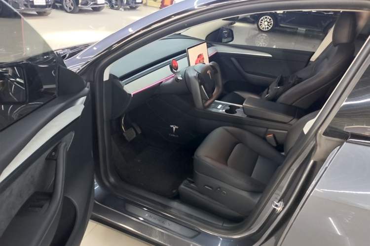Used Tesla Model Y 2023 Rear-Wheel-Drive Version Driver Seat