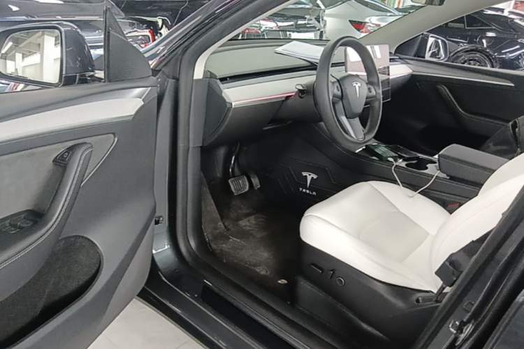 Used Tesla Model Y 2023 Rear-Wheel-Drive Version Driver Seat