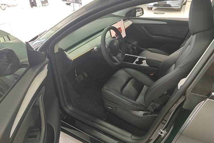 Used Tesla Model Y 2023 Rear-Wheel-Drive Version Driver Seat