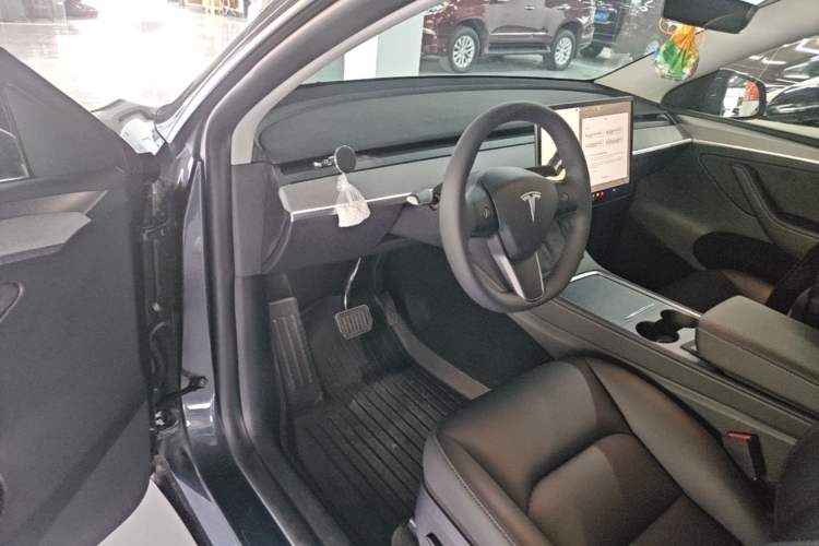 Used Tesla Model Y 2023 Rear-Wheel-Drive Version Driver Seat