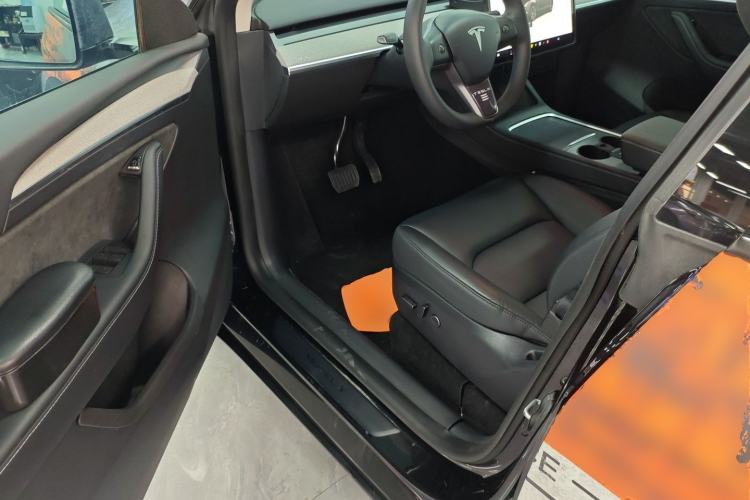 Used Tesla Model Y 2023 Rear-Wheel-Drive Version Driver Seat