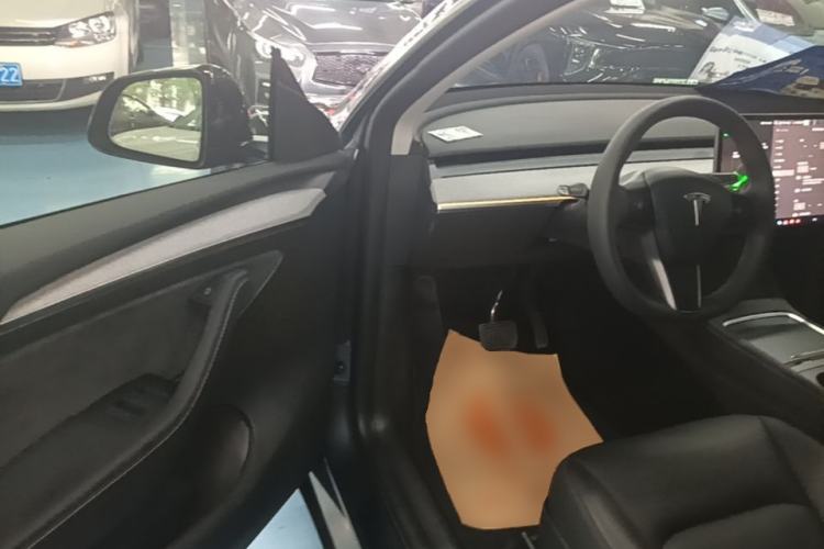 Used Tesla Model Y 2023 Rear-Wheel-Drive Version Driver Seat
