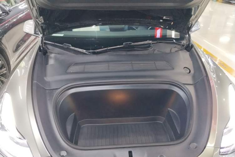 Used Tesla Model Y 2023 Rear-Wheel-Drive Version Engine Bay