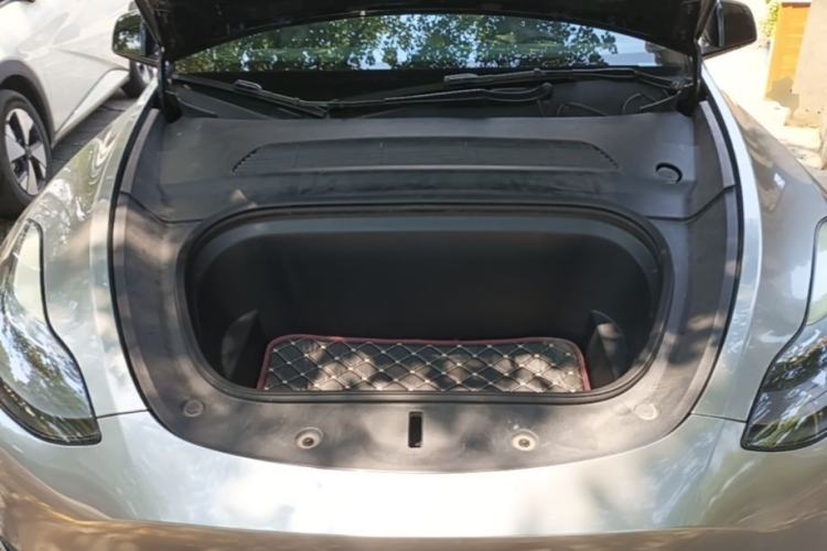 Used Tesla Model Y 2023 Rear-Wheel-Drive Version Engine Bay