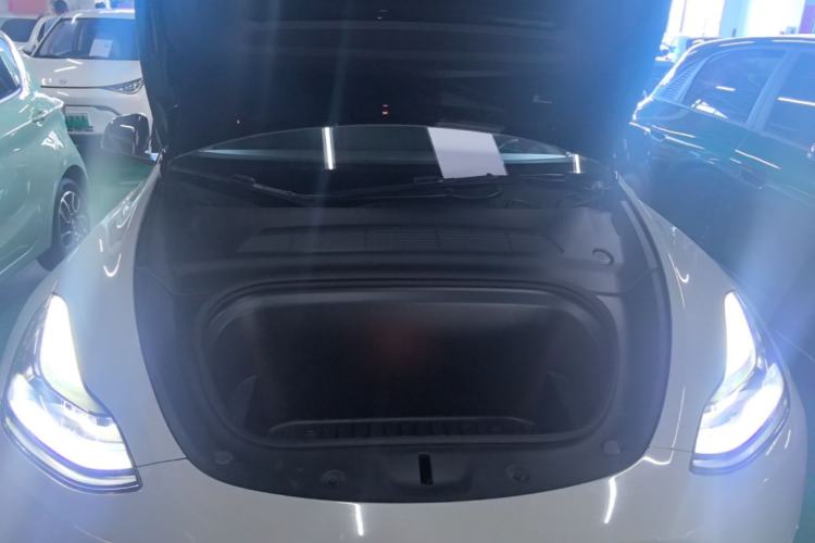Used Tesla Model Y 2023 Rear-Wheel-Drive Version Engine Bay