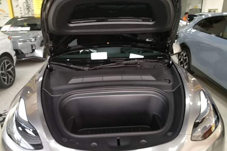Used Tesla Model Y 2023 Rear-Wheel-Drive Version Engine Bay