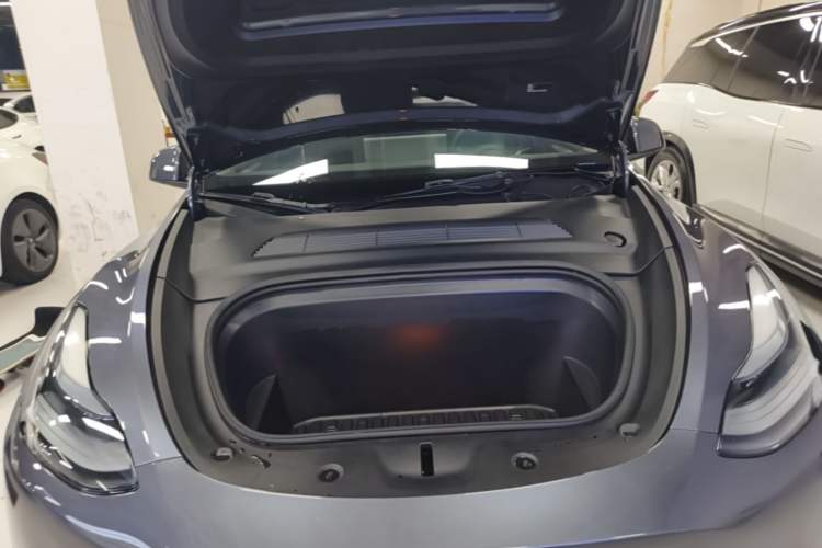 Used Tesla Model Y 2023 Rear-Wheel-Drive Version Engine Bay