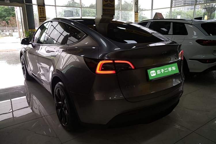 Used Tesla Model Y 2023 Rear-Wheel-Drive Version Exterior 2