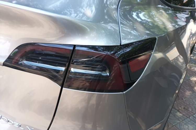 Used Tesla Model Y 2023 Rear-Wheel-Drive Version Exterior 3