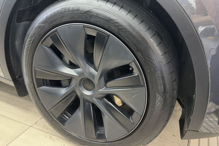 Used Tesla Model Y 2023 Rear-Wheel-Drive Version Exterior 5