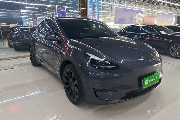 Used Tesla Model Y 2023 Rear-Wheel-Drive Version Front Right 45 Deg