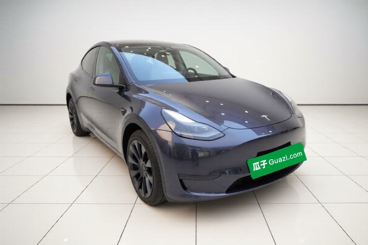 Used Tesla Model Y 2023 Long-Range All-Wheel-Drive Version Front Right 45 Deg