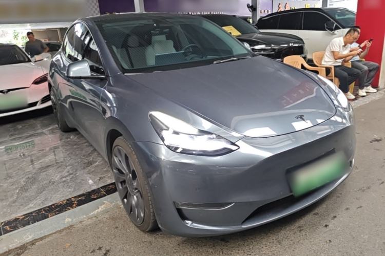 Used Tesla Model Y 2023 High-Performance All-Wheel-Drive Version Front Right 45 Deg