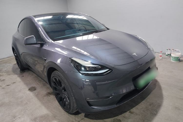 Used Tesla Model Y 2023 Long-Range All-Wheel-Drive Version Front Right 45 Deg