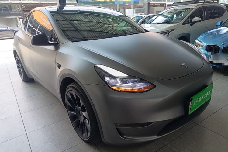 Used Tesla Model Y 2023 Long-Range All-Wheel-Drive Version Front Right 45 Deg