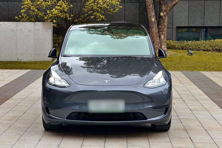Used Tesla Model Y 2023 Rear-Wheel-Drive Version Front