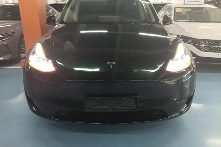 Used Tesla Model Y 2023 Rear-Wheel-Drive Version Front