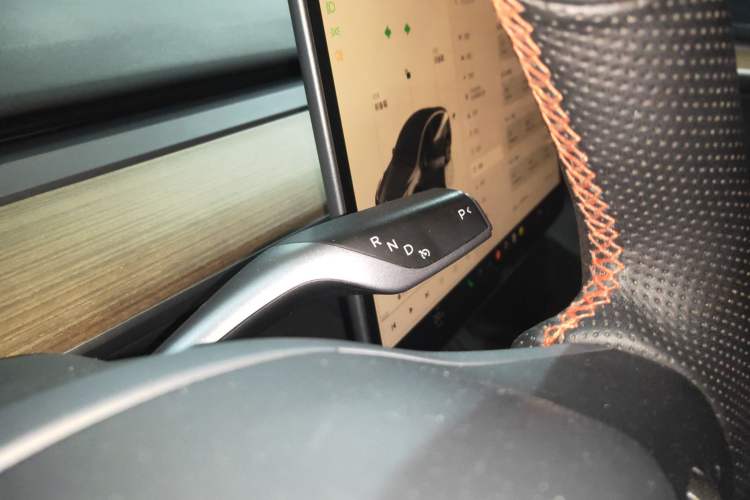 Used Tesla Model Y 2023 Long-Range All-Wheel-Drive Version Gear Lever