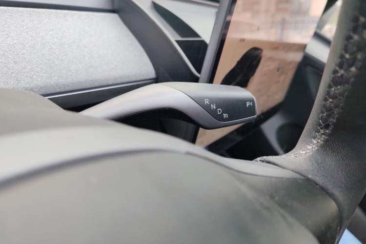 Used Tesla Model Y 2023 Long-Range All-Wheel-Drive Version Gear Lever