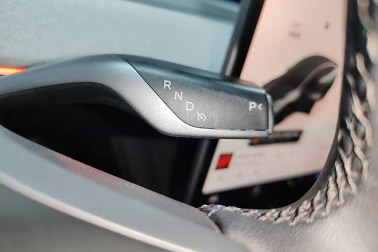 Used Tesla Model Y 2023 Long-Range All-Wheel-Drive Version Gear Lever
