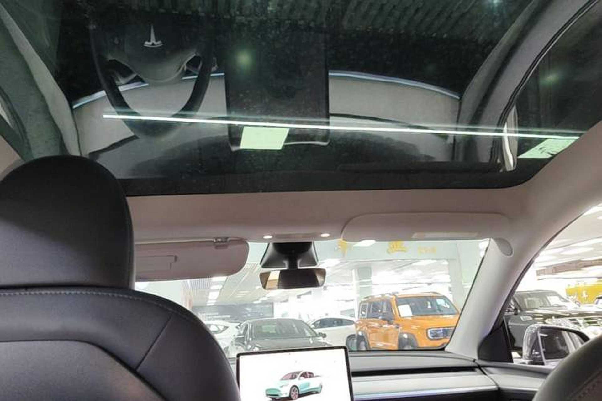 Used Tesla Model Y 2023 Rear-Wheel-Drive Version Headliner