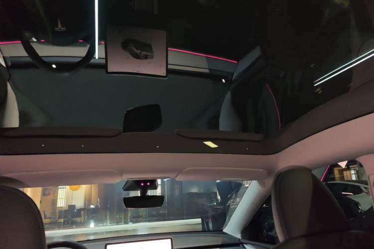 Used Tesla Model Y 2023 Rear-Wheel-Drive Version Headliner