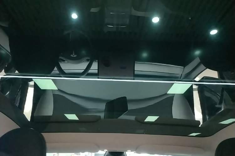 Used Tesla Model Y 2023 Rear-Wheel-Drive Version Headliner