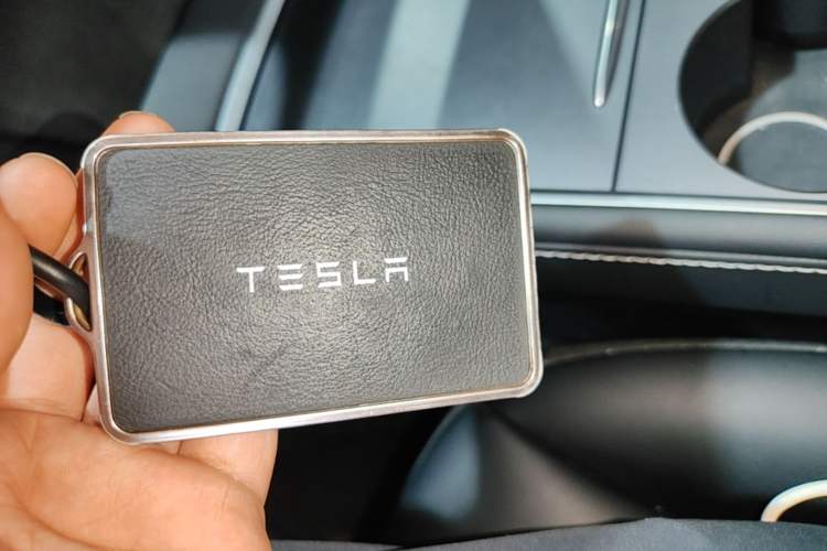 Used Tesla Model Y 2023 Long-Range All-Wheel-Drive Version Interior 1