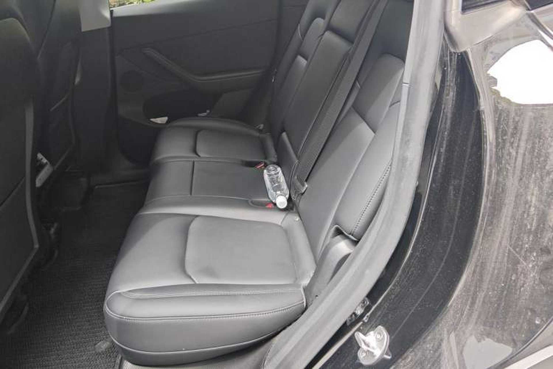 Used Tesla Model Y 2023 Rear-Wheel-Drive Version Interior 4