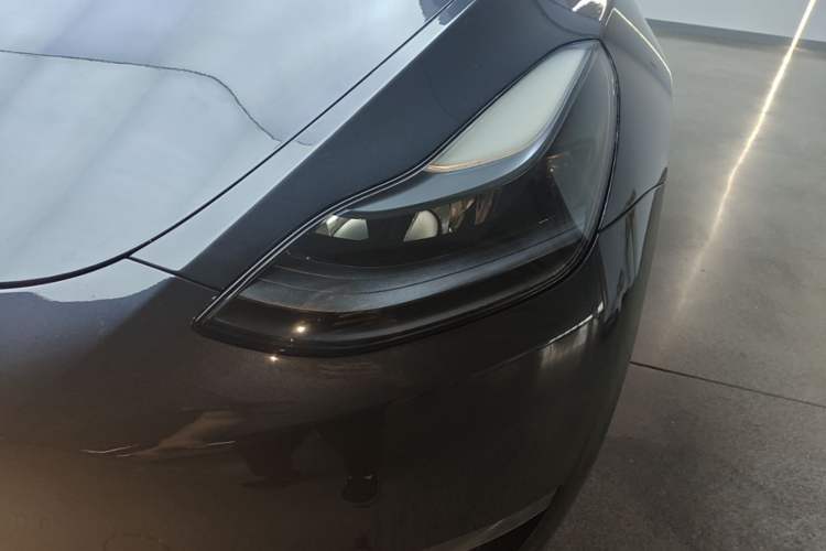 Used Tesla Model Y 2023 Long-Range All-Wheel-Drive Version Left Front Headlight