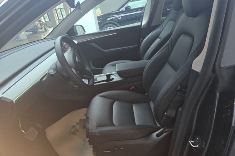 Used Tesla Model Y 2023 Long-Range All-Wheel-Drive Version Left Front Seat