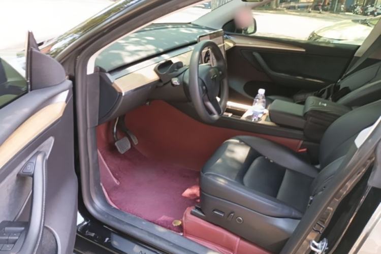 Used Tesla Model Y 2023 Rear-Wheel-Drive Version Left Front Seat