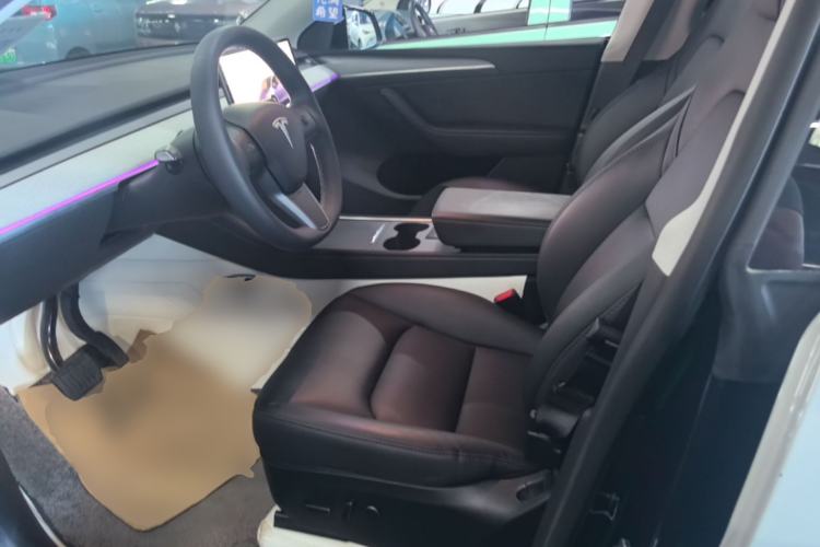 Used Tesla Model Y 2023 Rear-Wheel-Drive Version Left Front Seat