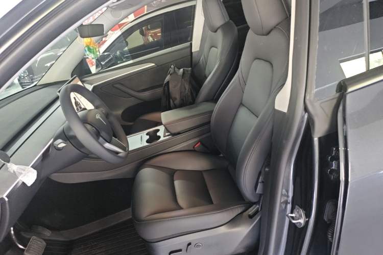 Used Tesla Model Y 2023 Rear-Wheel-Drive Version Left Front Seat