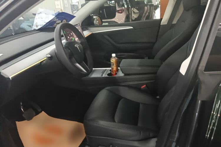 Used Tesla Model Y 2023 Rear-Wheel-Drive Version Left Front Seat