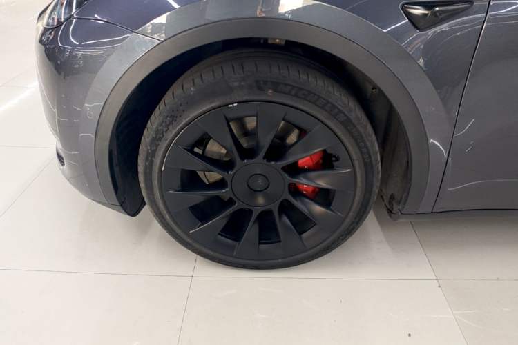 Used Tesla Model Y 2023 Rear-Wheel-Drive Version Left Front Wheel Hub